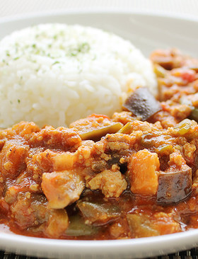 たっぷり野菜のチキンキーマカレー